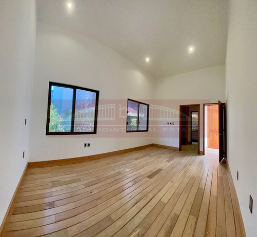 Gran Casa En Renta En Condominio En Pico De Sorata, Jardines De La Montaña, Cdmx.