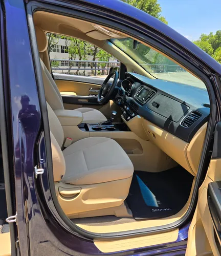 Kia Sedona 3.3 V6 Lx At