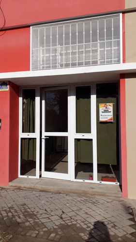 Venta De Excelente Complejo Locales Comercial En Serodino.