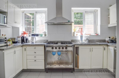 Casa A La Laguna Central Con 3 Dormitorios En Venta En Santa Barbara
