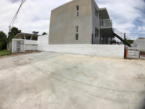 Apartamento En Venta A Metros De Rambla Costanera
