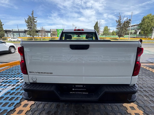 Chevrolet Silverado 4.3 V6 1500 WT Cabina Regular 4x2 At