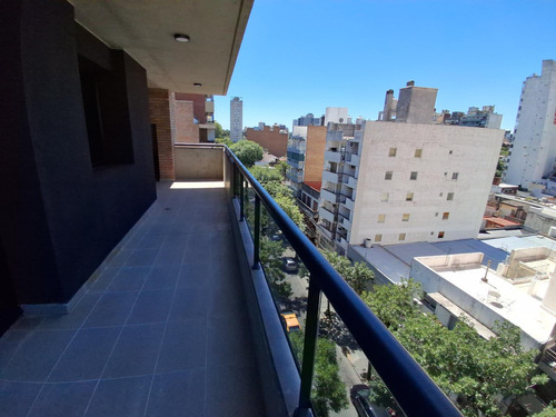 Venta De Departamento 3 Dormitorios Patio, Balcón Y Cochera