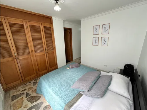 Apartamento En Venta En Laureles, Medellín Con Parqueadero Cubierto