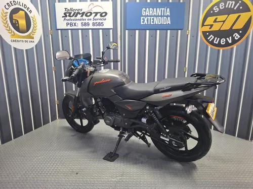 Bajaj Pulsar 180 Fi Neon