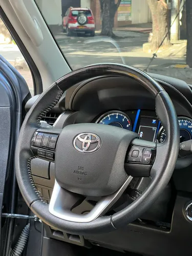 Toyota Fortuner 2.7l Mid