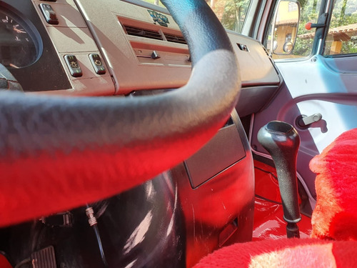 Mercedes-benz 3/4 710 Ano 2002 Carroceria
