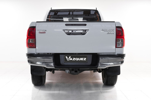Imagen 4 de 15 de Toyota Hilux 2.8 Dc 4x4 Tdi Srx 2019