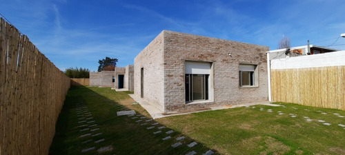 Imagen 1 de 13 de Construimos Su Casa 49 M2, Ladrillo Y Plancha 2 Dormitorios