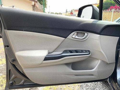 Imagen 15 de 15 de Honda Civic 2013 1.8 Lx Sedan . At