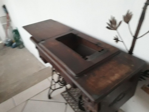 Maquina De Costura Antiga Singer Somente O Gabinete