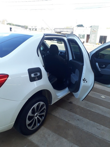 Renault Logan 2015 1.0 16v Expression Hi-flex 4p