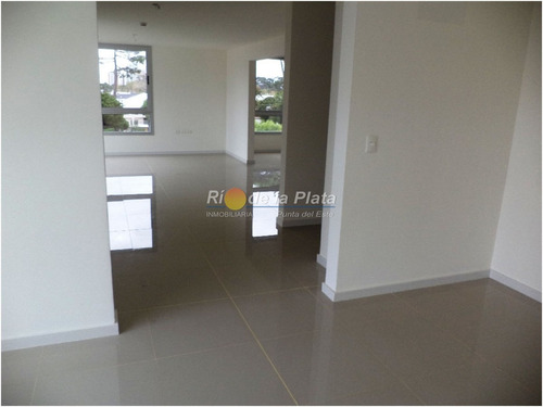 Oficina En Venta Y Alquiler En Punta Del Este - Ubicado Sobre Avenida Italia En Zona De Design District- Ref: 12192