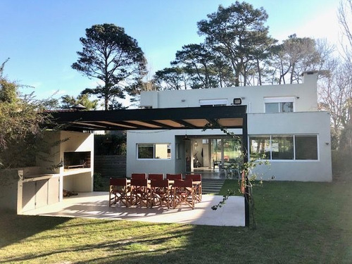 Imagen 3 de 22 de Casa En Venta De 4 Dormitorios En Pinares (ref: Lij-5705)