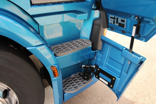 Imagem 6 de 13 de Scania R450 6x2 2021 Azul