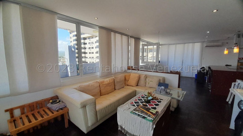 Hermoso Apartamento De 3 Niveles En Jorge Coll