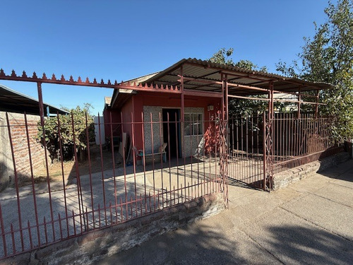 Casa A Remodelar, Cercano A Metro Grecia. Buena Conectividad