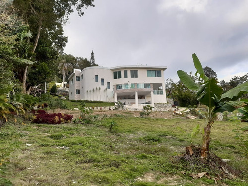 Villa Vacaciona En San Cristobal Con Hermosa Vista Con Solar De 2500 Metros 