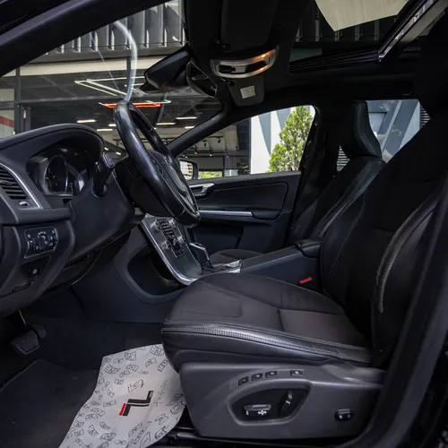 Volvo XC60 Momentud 2.0
