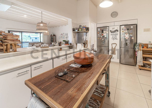 Venta Casa 5 Ambientes En 1 Planta Con Vista A La Laguna Cantón Norte, Escobar