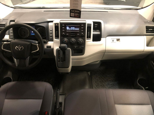 Imagen 4 de 25 de Toyota Hiace L2 H2 2.8 At 2022 / 0km Entrega Inmediata
