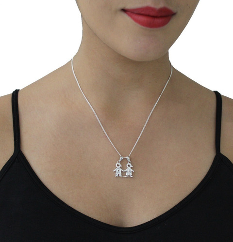 Imagen 7 de 10 de Dije 2 Niños Con Circonias Y Plata .925 Agálea Joyería