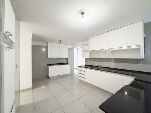 Amplisimo Departamento Refaccionado En Venta Con Cochera - Recoleta