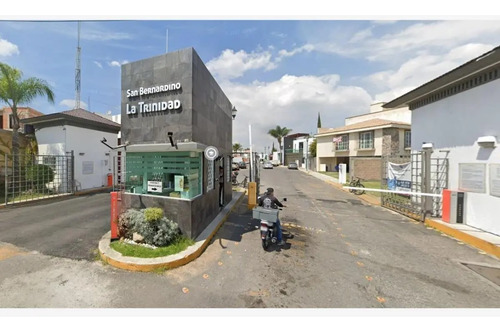 Casa Seminueva Con Excelente Ubicación Arf