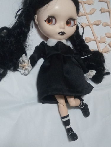 Boneca Blaythe Custum Simples (Usado)