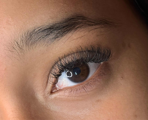 Extensão De Cílios + Brow Lamination