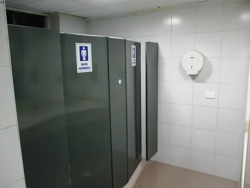 Arriendo Oficina 508 Chapinero Quinto Piso De 34mt Un Solo Espacio Iluminada Sol En La Tarde Luces Led Piso En Cerámica Un Baño Privado Y 6 Baterías De Baños Comunales Ascensor Escaleras De Emergencia