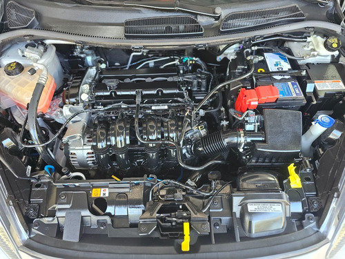 Ford Fiesta Kinetic 1.6 Se Plus 120cv