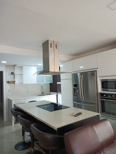 Apartamento En Alquiler Fijo, Blue Bay Playa Moreno. Pampat