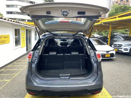 Nissan X-Trail 7 puestos 2.5 Advance 4x2