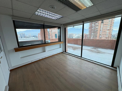 Oficina Con Terraza Y Vistas Despejadas En Nueva Apoquindo