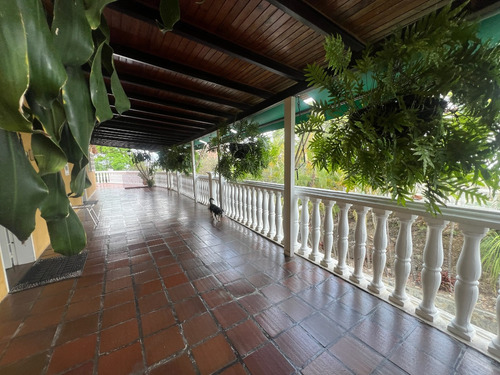 En Venta Casa Esquina En Calle Cerrada, En Colinas De Bello Monte