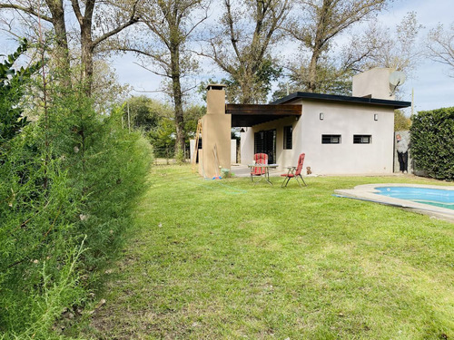 Imagen 4 de 11 de Venta Casa Con Pileta Y Jardin Forestado Roldan