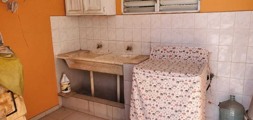 Vendo Amplio Local Comercial En Zona Universitaria.