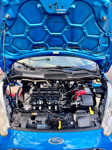Ford Fiesta Kinetic 1.6 Sedan Titanium Powershift 120cv