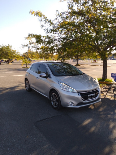 Peugeot 208 Feline Pack Cuir