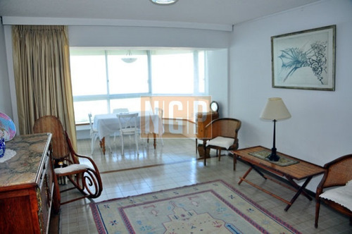 Apartamento En Brava, 2 Dormitorios -ref:5924