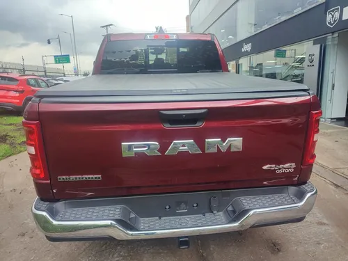 RAM 1500 3.6 BigHorn 4x4 Hibrida