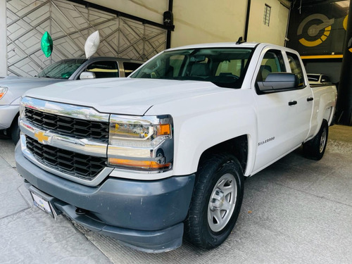 Chevrolet Silverado 5.4 2500 Doble Cabina Ls 4x2 At