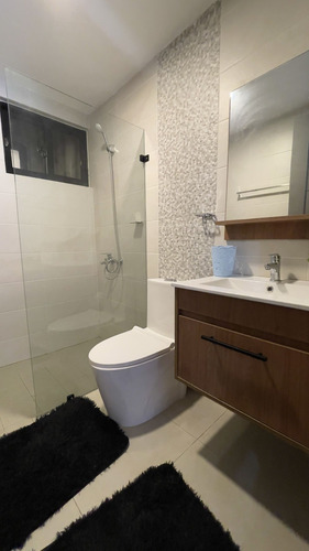 Exclusivo Apartamento Con Terraza En Bella Vista, Santo Domingo