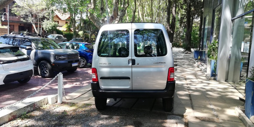 Imagen 23 de 25 de Peugeot Nuevo Partner Confort Hdi Am23.5 Aa