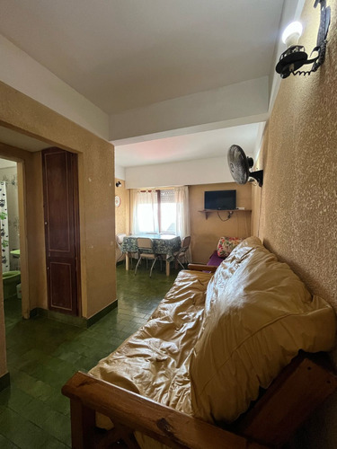 Alquiler Anual Departamento En Santa Teresita, Calle 31 Nº 332, La Costa