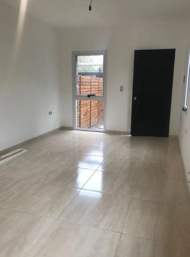 Duplex Venta 2 Dormitorios, 2 Baños - Terreno 110 Mts 2 - City Bell