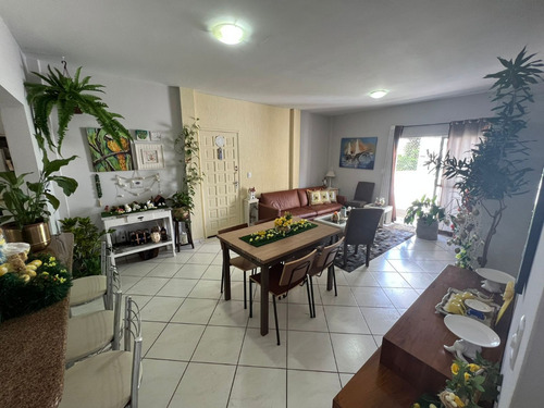Apartamento Balneário Camboriú Barra Sul Quadra Mar 125 Metros Do Mar Com 3 Quartos E 2 Banheiros