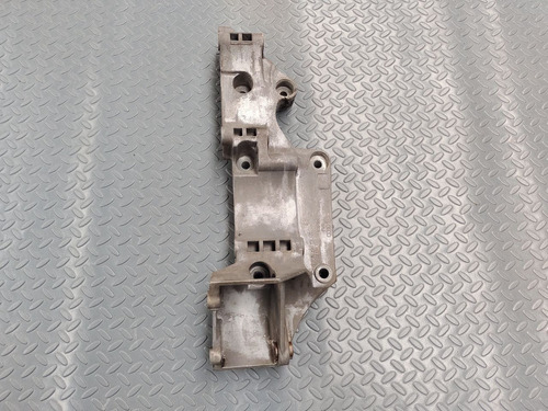 Base Soporte De Alternador Jetta A4 99-2006 2.0 (Usado)