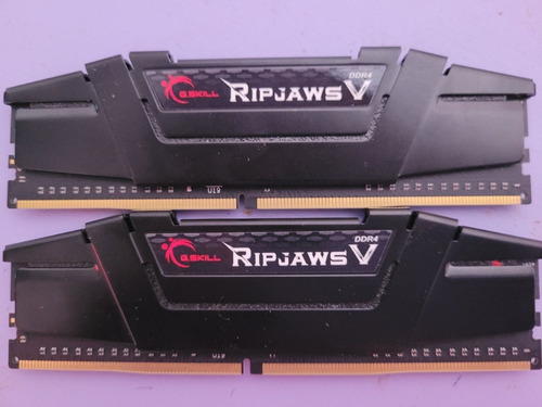 Imagem 1 de 2 de Memória G.skill 16gb (2x8) Ddr4 3000mhz Ripjaws V Black